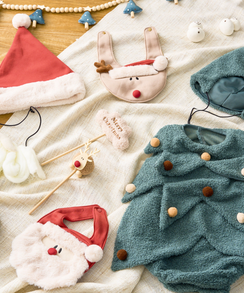 3COINS『コスチューム』クリスマスのグッズが11/26～新発売！ベビー・キッズの子供服が充実！サンタ衣装、トナカイのスタイ、ツリーなりきりも！
