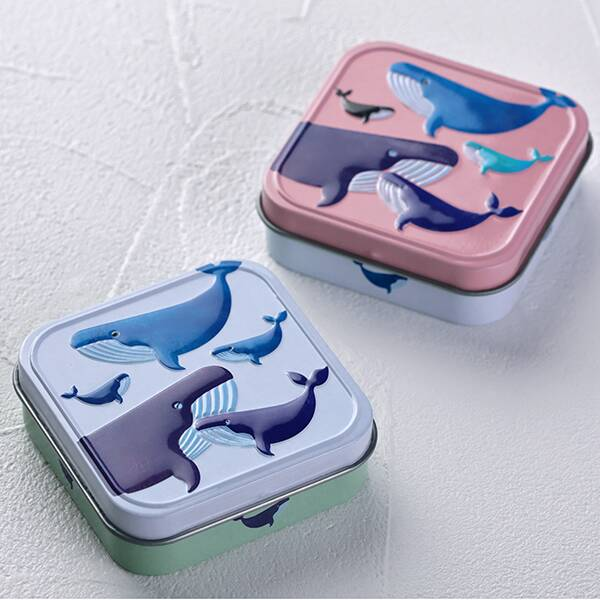 カルディ『クジラ ミニ缶』が可愛い♡2023夏の新カラーが8月~発売！キャンディ入り！アフターユースもオススメ！