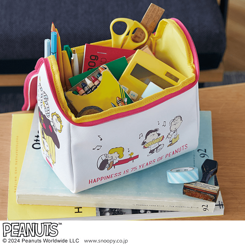 ローソン「SNOOPY スヌーピーハウスのマルチに使える収納ポーチ BOOK 75th ANNIVERSARY DESIGN」