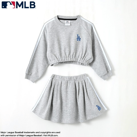 キッズ　プルオーバー＋ボトムスセット　しまむら『MLB』コラボ