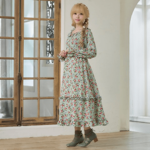 レディース　花柄フリルワンピース　しまむら『星名桜子』コラボのロリータ系の洋服