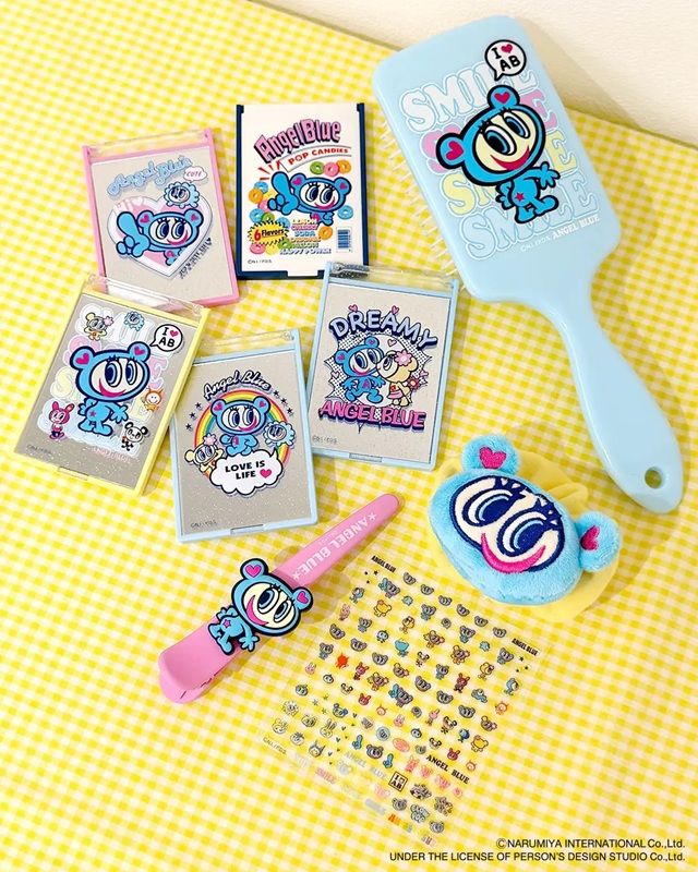 ランダムコンパクトミラー、ロングヘアクリップ、ヘアブラシ、ぬいぐるみヘアゴム、ネイルパーツシール　サンキューマート『ANGEL BLUE（エンジェルブルー）』コラボ　2026年