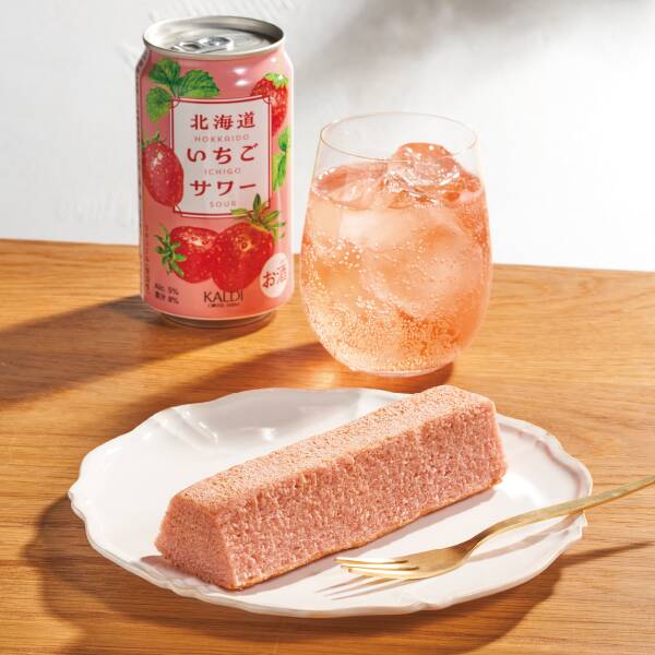 【お酒】オリジナル　北海道いちごサワー350ml×2個＆オリジナル いちごスティックバウム×1個　カルディ『いちごバッグ』2025年