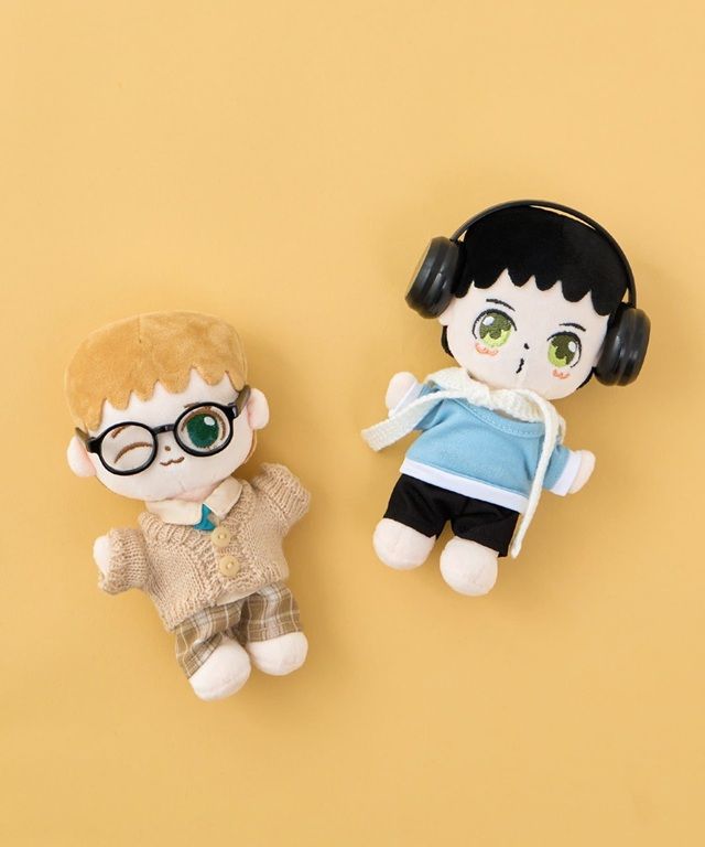 3COINS『ぬい活』グッズより、ぬい服秋ニット帽、ぬい服秋カーディガン、ぬい服秋ヘッドフォン、メガネセット