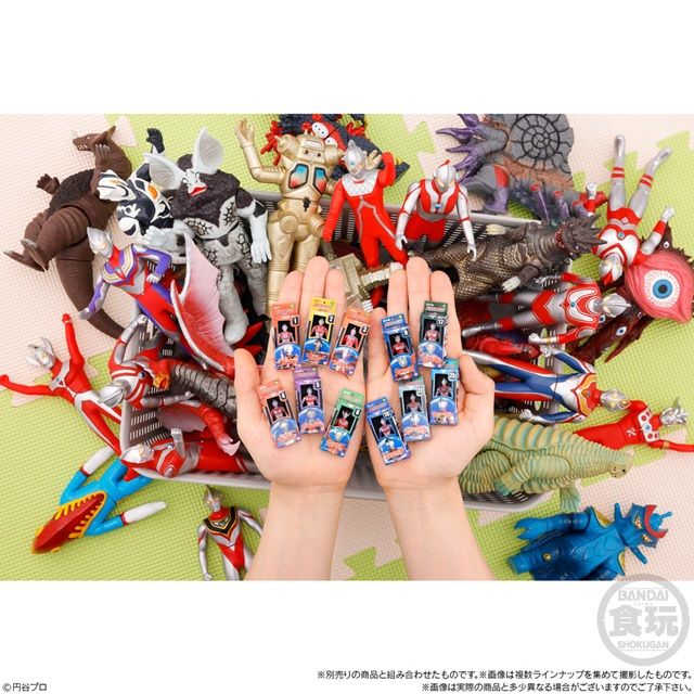 種類　ウルトラマンソフビパッケージチャーム＆チョコボーロ